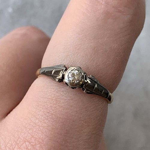 Gold diamond ring - ct,