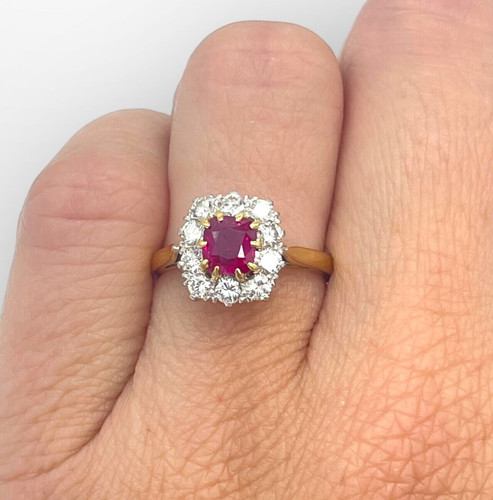 Gold ring ruby - diamond, 18ct