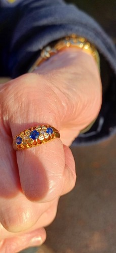 Sapphire and diamond - , 18ct