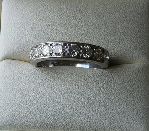 Diamond half eternity - ❤️,