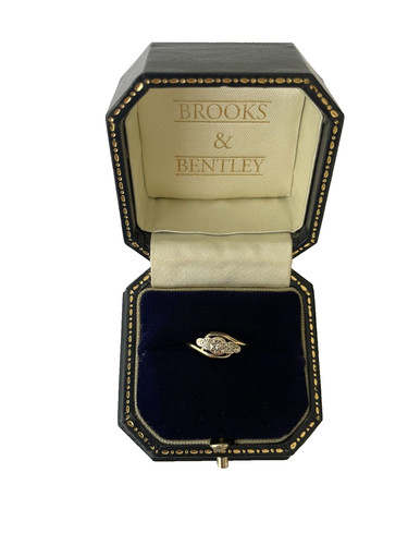 Diamond ring 9ct - diamond,